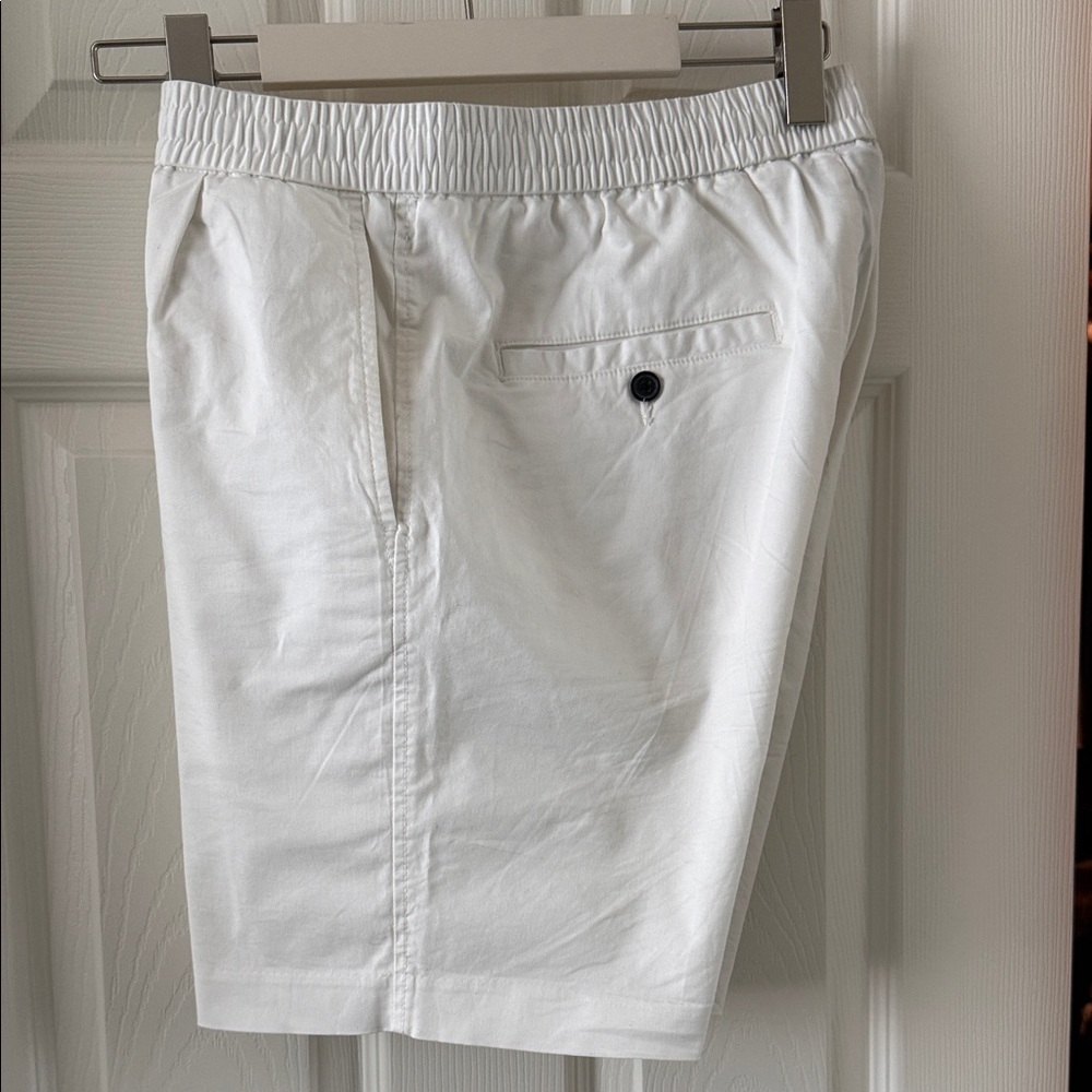 H&M Men's Cream Flat Front Shorts